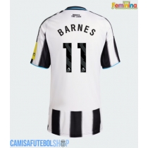 Camisa de time de futebol Newcastle United Harvey Barnes #11 Replicas 1º Equipamento Feminina 2025-26 Manga Curta